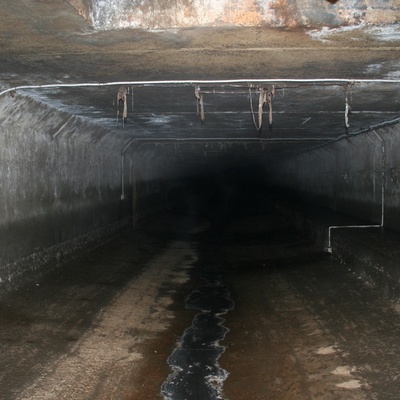 Hybrid flowmeter for large sewer channels